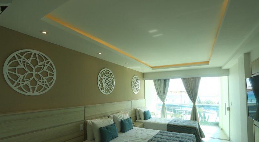 habitacion-p1-luxury-front-sea-ground-floor-paradiso-pero-praia-hotel-38558.jpeg