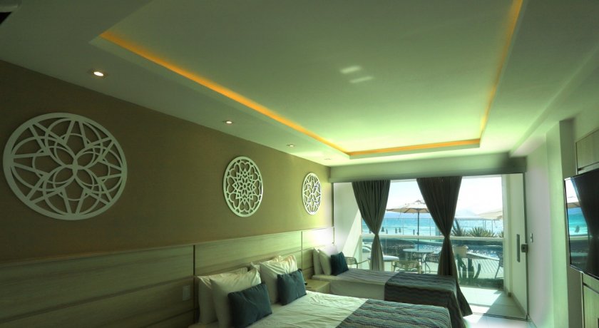 habitacion-p1-luxury-front-sea-ground-floor-paradiso-pero-praia-hotel-97781.jpeg