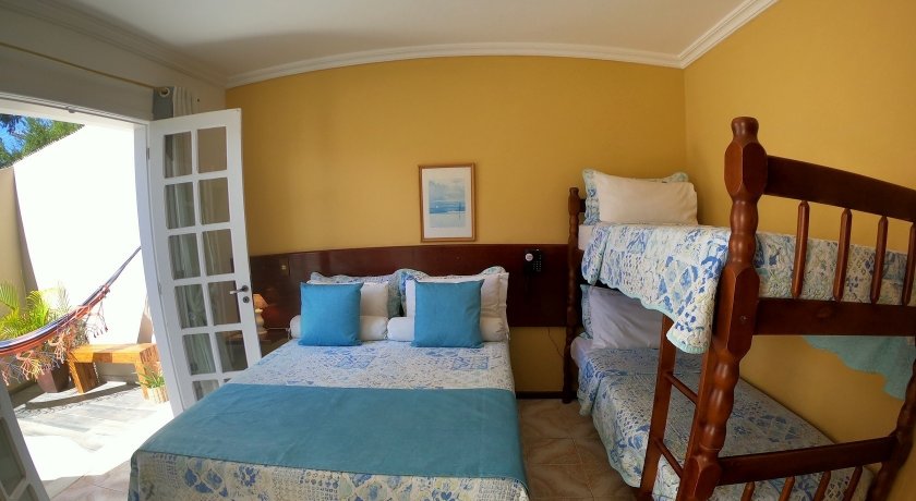 habitacion-p1-superior-quadruple-room-with-balcony-pousada-solar-de-geriba-51497.jpg