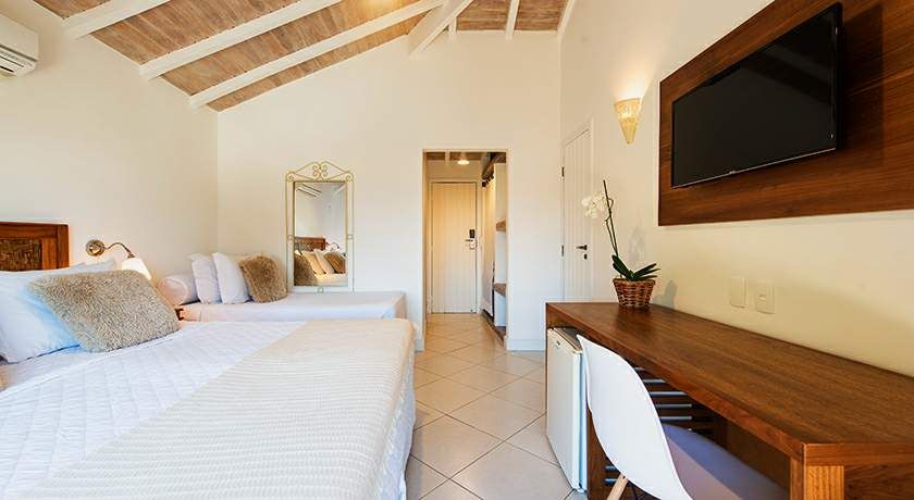 la-pedrera-small-hotel-spa-standard-triple-03.jpg